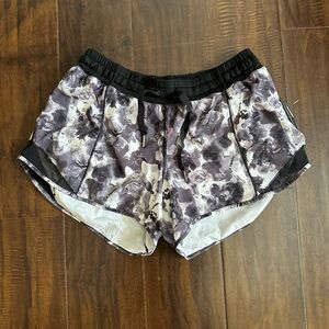 Lululemon hotty hot running shorts